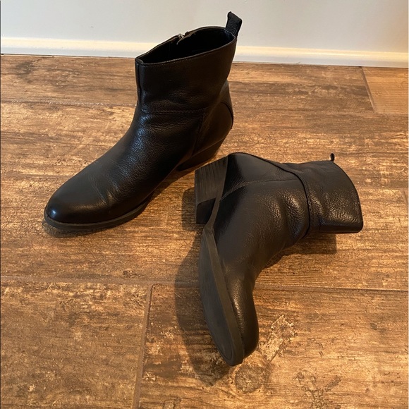 NINE WEST BLACK LEATHER ANKLE BOOTS - Picture 2 of 8